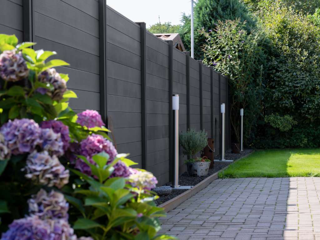 Gartenzaun Sichtschutzzaun WPC Stecksystem Solid Anthrazitgrau
