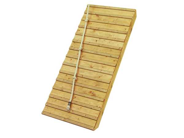 Holzrampe mit Klettertau Podesthöhe 1,50m naturbelassen