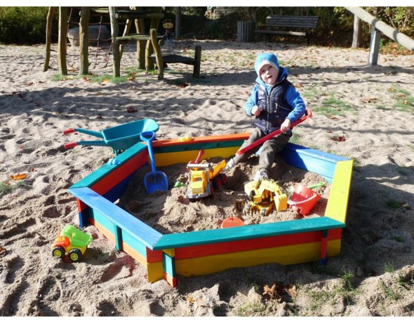 Sandkasten "Fynja" bunt mit weißer Abdeckplane