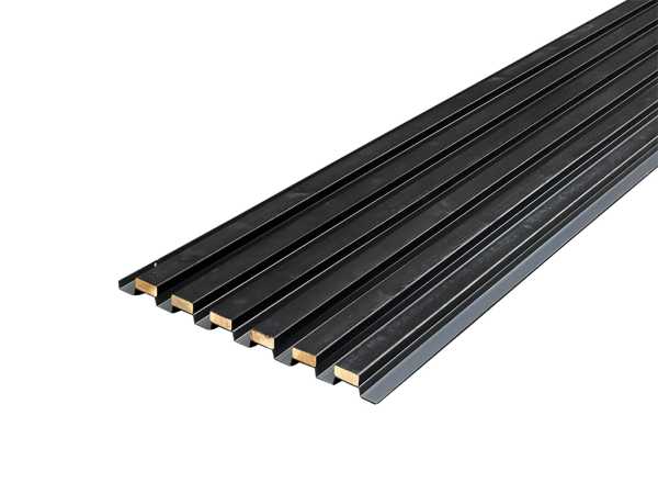 AluHolz Hybrid Außenpaneele Thermokiefer schwarz lackiert