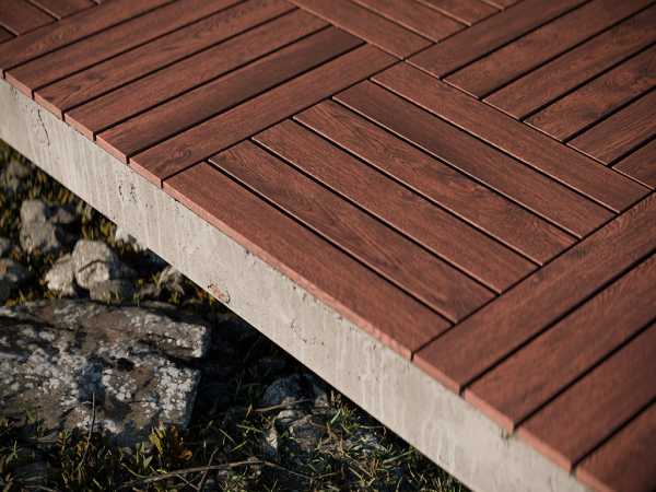 Terrassenfliese Akazie Holzfliese dunkel geölt