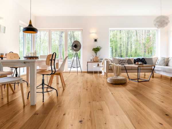 Parkett Eiche rustikal Rohholzoptik Landhausdiele Handgehobelt